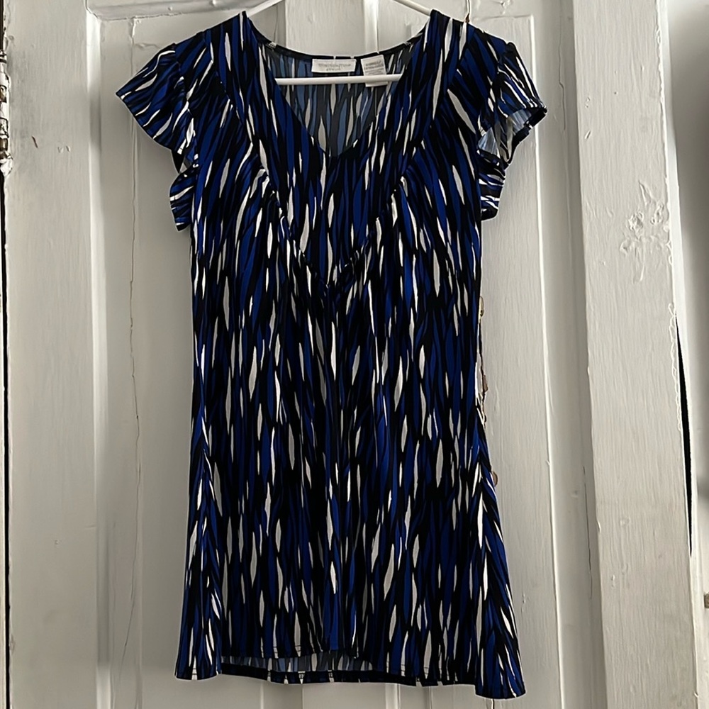 Worthington blue, black and white short sleeve blouse. Size 
x-small.
